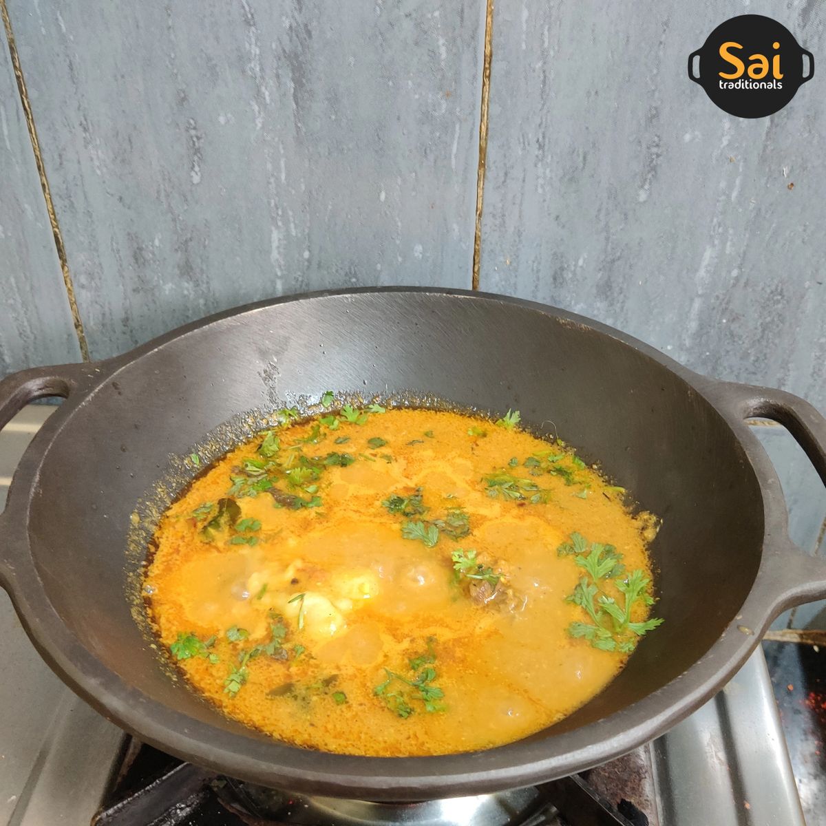 Sai traditionals - CAST IRON SHALLOW KADAI Sai Traditionals Cast Iron  seasoned Special Fine Finish shallow kadai is seasoned by traditional  method. Its sustainable, nourishing and multi-purpose wonder. Cast iron  kadai by