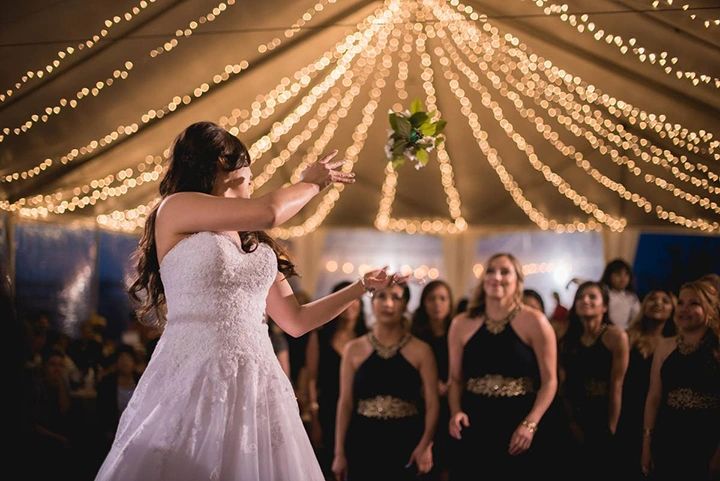  Bride's Bouquet Toss