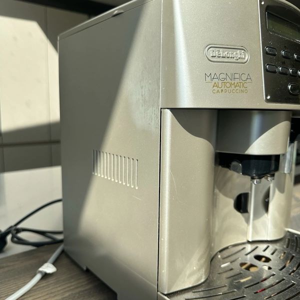 De'Longhi Magnifica S, De'Longhi Dinamica Plus, De'Longhi La Specialista Arte Magnifica Dedica 