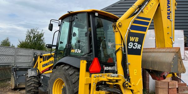 Koparka, koparko-ładowarka (Komatsu WB 93R)