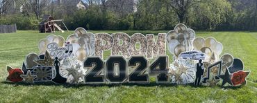Prom yard sign display in Indianapoliis Indiana. Yard card for Prom in Greenwood