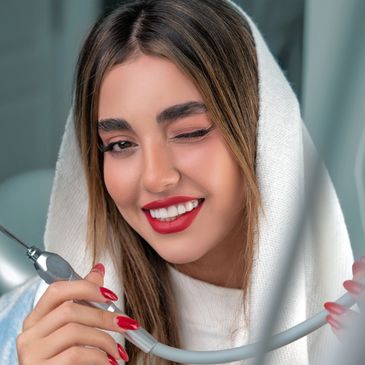 Persönliche Beratung für Non-Prep Veneers, E.max Veneers und ästhetische Zahnmedizin in Dubai. Indiv