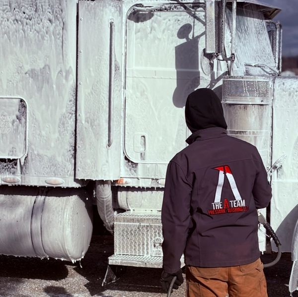 Fleet washing of semi trucks in Springfield Missouri