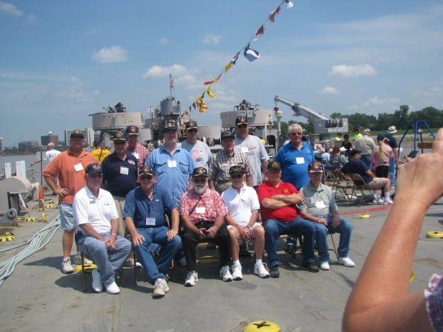 sphinx_crew_with_lst325_skipper_080609.JPG