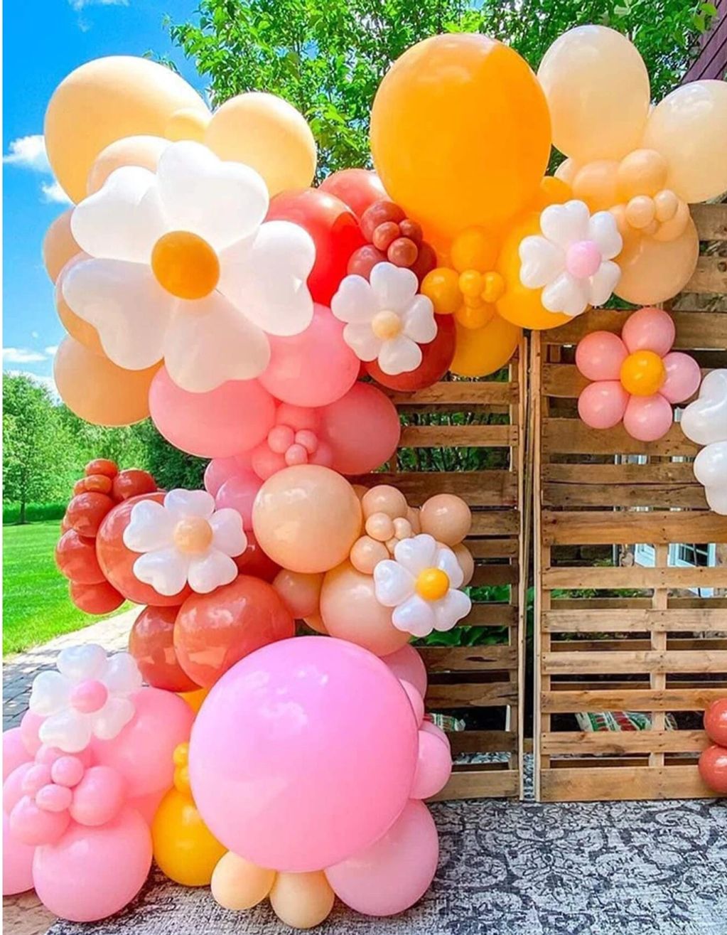 MY LITTLE PICNIC.COM : Flower Balloon Arch 