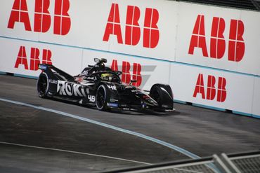 ABB FIA FORMULA E WORLD CHAMPIONSHIP 2022 SABIC LONDON E-PRIX MOTORSPORT RACE CAR IMAGES IMAGE 