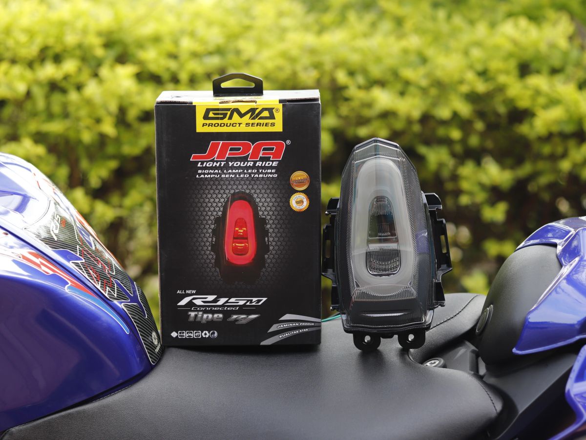 R15 TAIL LIGHT LED OVAL