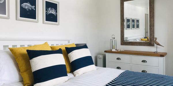 Nancies Place Dartmouth, Devon Holiday Apartment. Main Bedroom