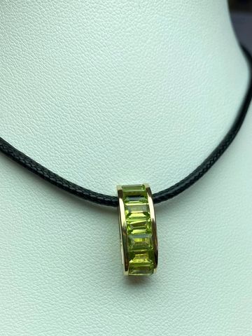 cuff pendant จี้เพริดอต peridot pendant จี้มินิมอล minimal pendant จี้ เครื่องประดับ jewelry