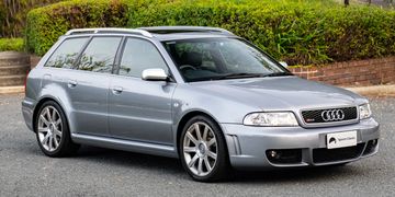 2001 Audi RS4 Avant by Sports Classic