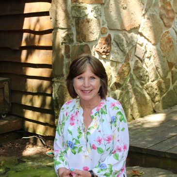 Trish Mthes is the co-founder and day-to-day leader of all ministries within Mission Gate Ministry. 