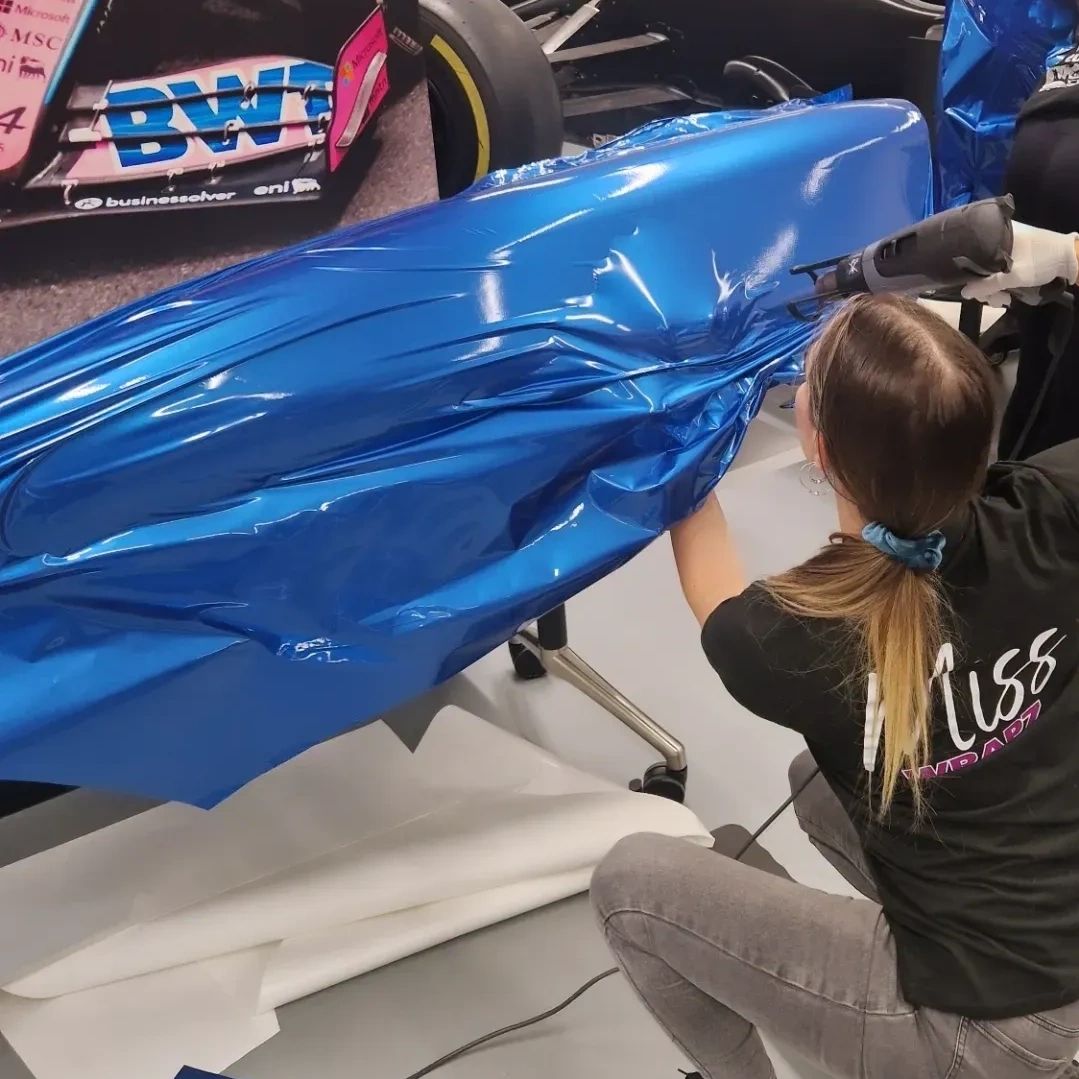 Miss Wrapz Vinyl Wrapping Formula 1 Car