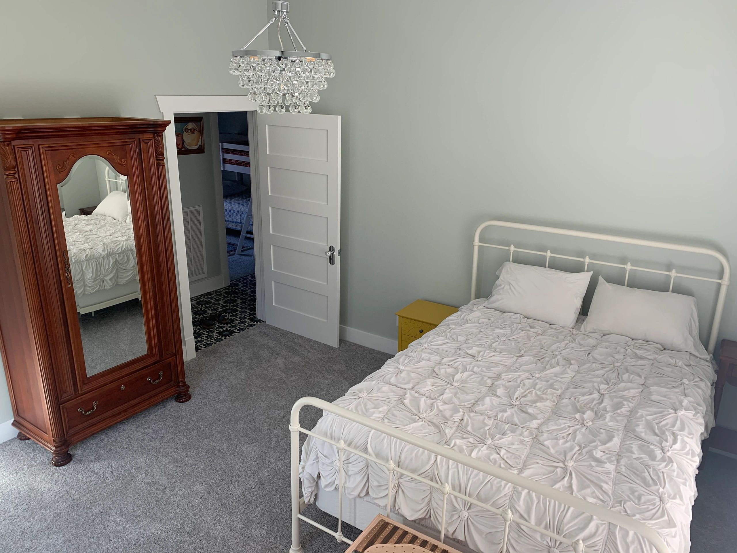 Bell Buckle Bungalow Vacation Rental, Guest House, Bed & Breakfast