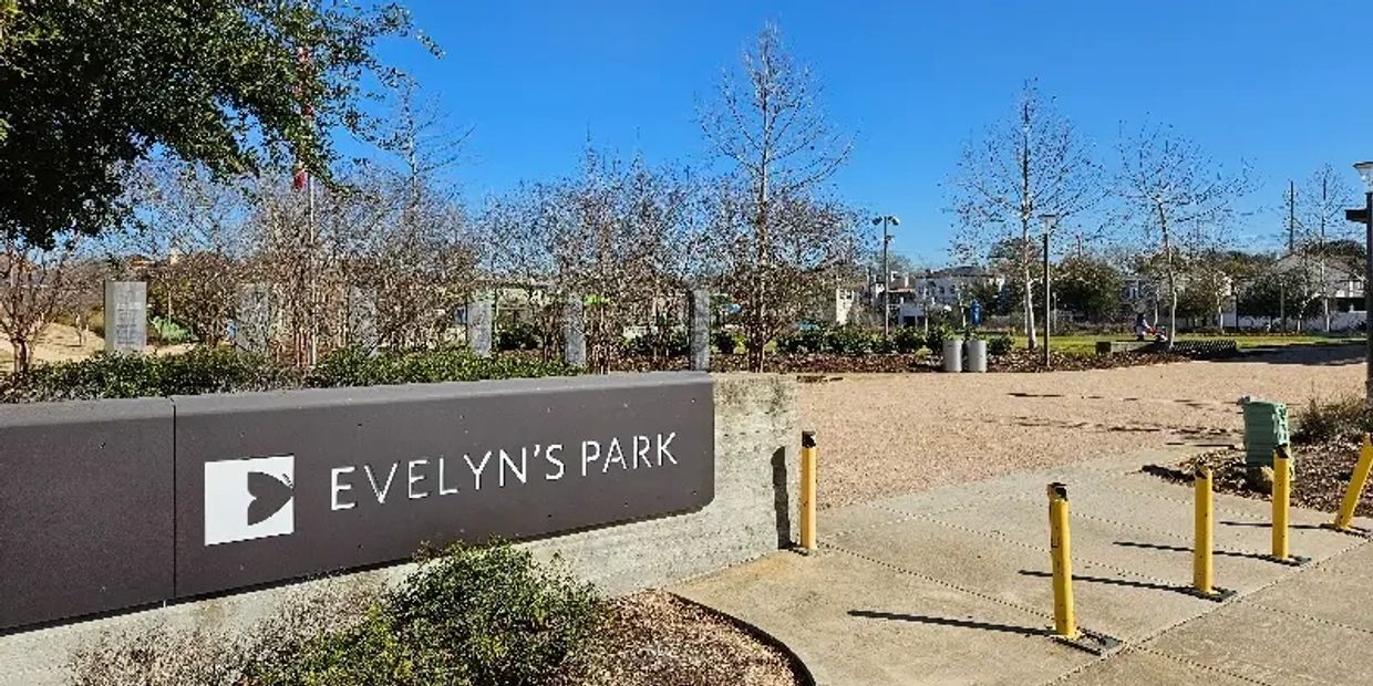 Upholstery cleaner in Bellaire, Texas specializing in delicate fine fabric upholstery cleaning.