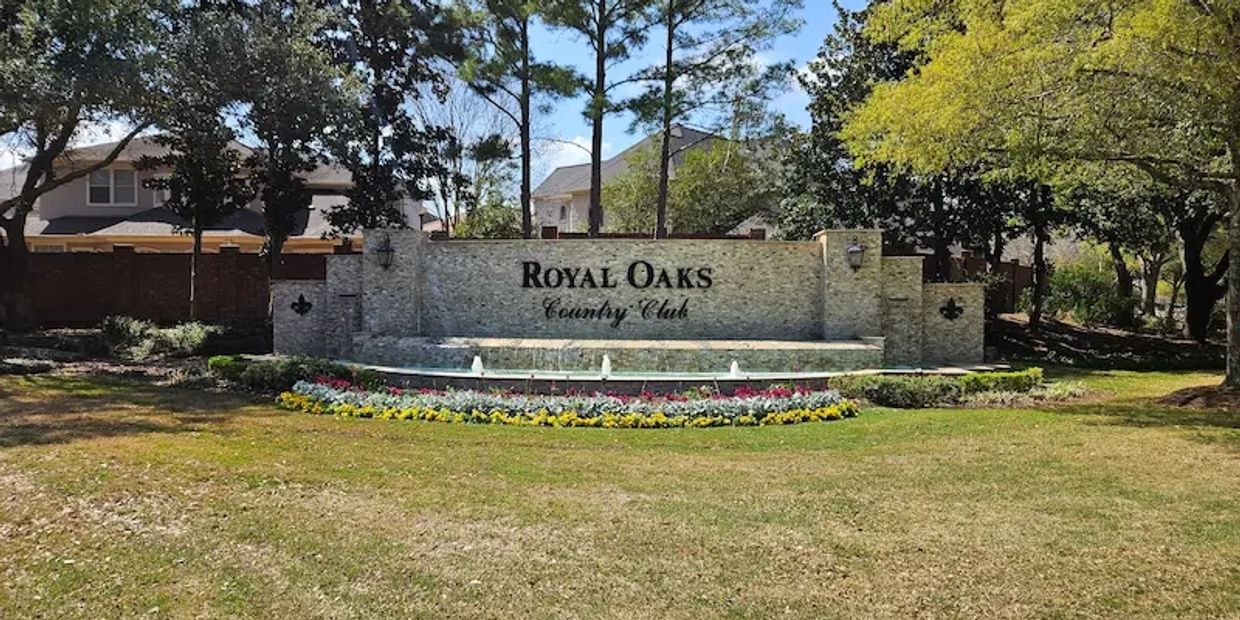 Upholstery cleaner in The Woodlands specializing in delicate fine fabric upholstery cleaning.