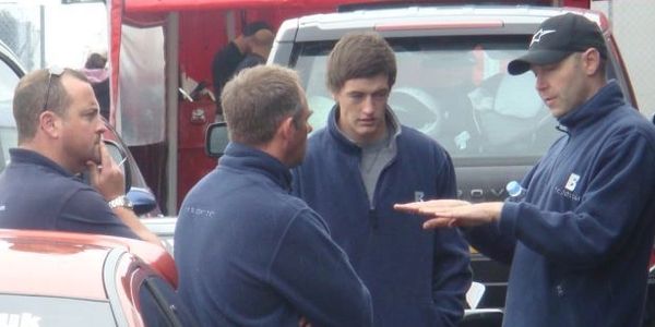 Tactical talk before a Caterham race. How to manage tows. 