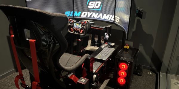 Full motion top spec ultimate driving simulator