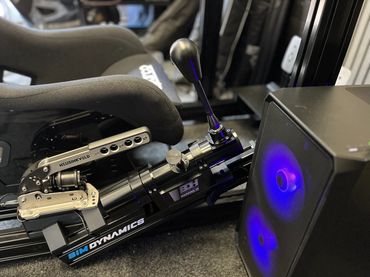 BDH Shifter in Porsche 911 set up with Heusinkveld Handbrake