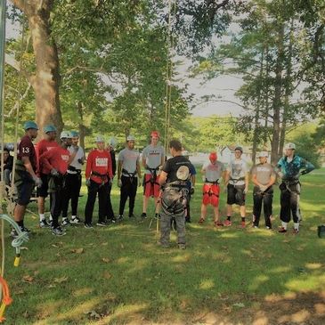 team building with tree climbing at earthjoy treehouse rentals in kentucky