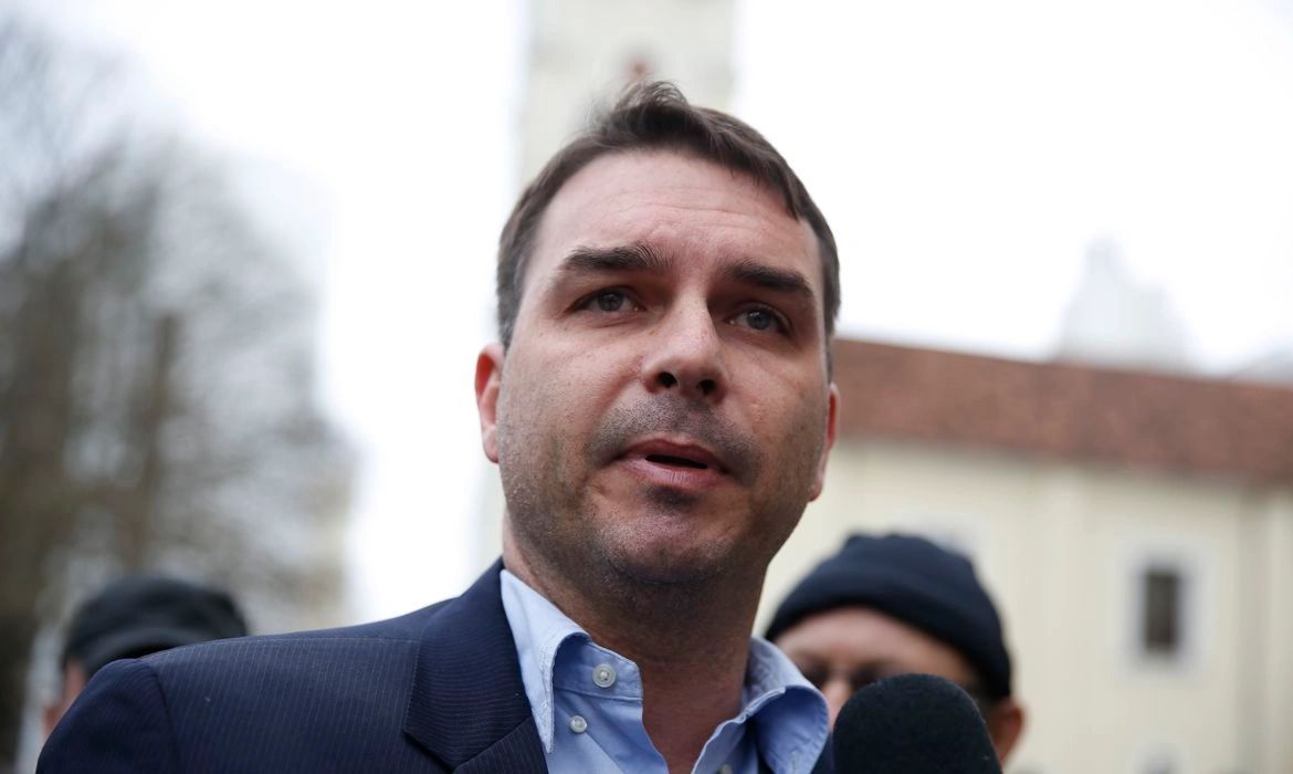 “Não tem que ficar brigando com ministro do STF"