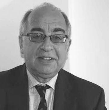 Derek Lewis FSAC, FIABCI - Senior Partner
Formerly partner of niche agency Whitehouse Lewis where he