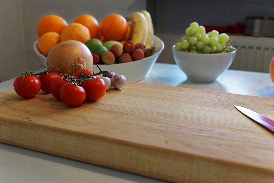 How to properly clean and disinfect your chopping board - National