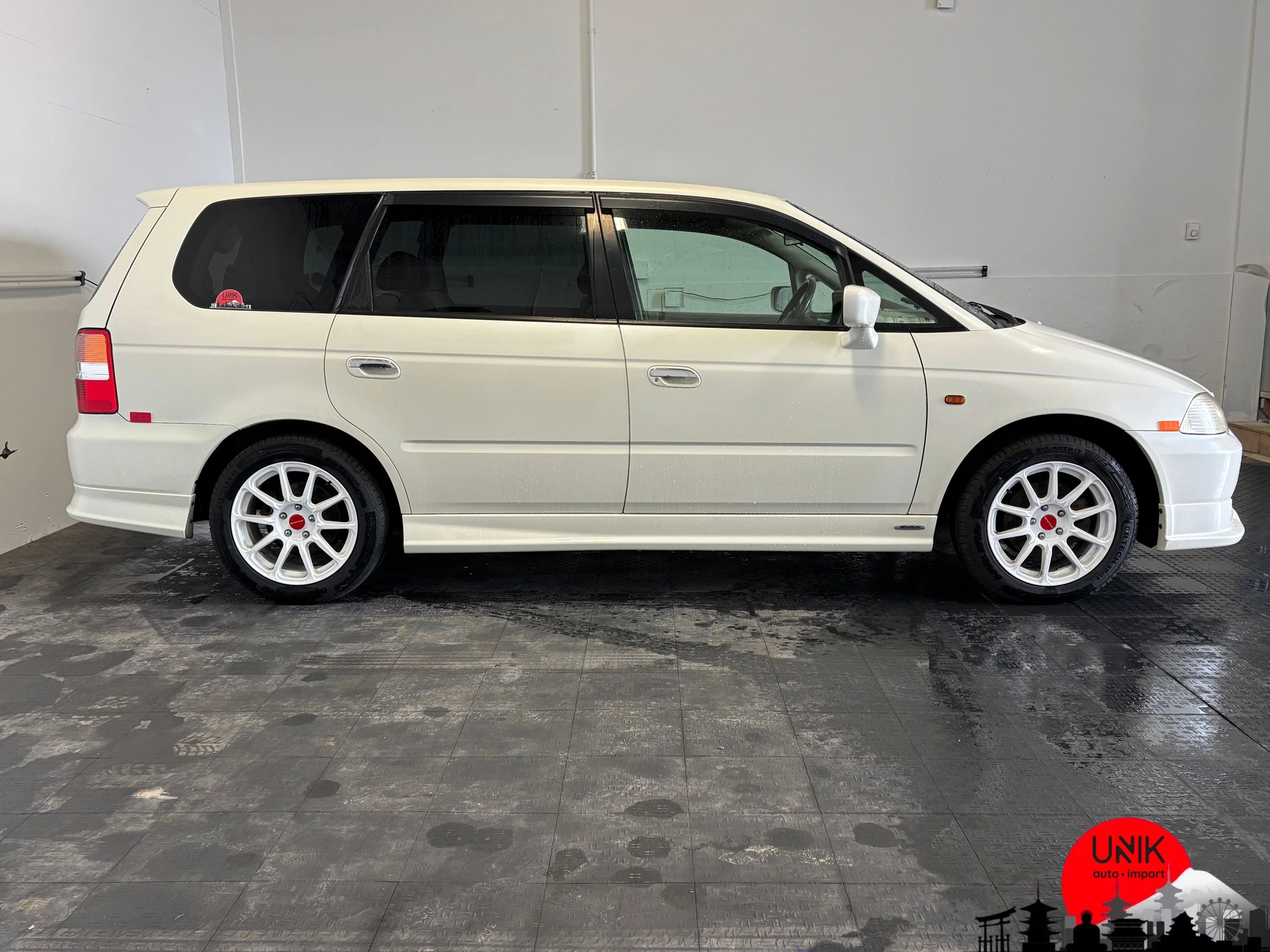 2000 Honda Odyssey JDM car for sale — photo 4 of 25