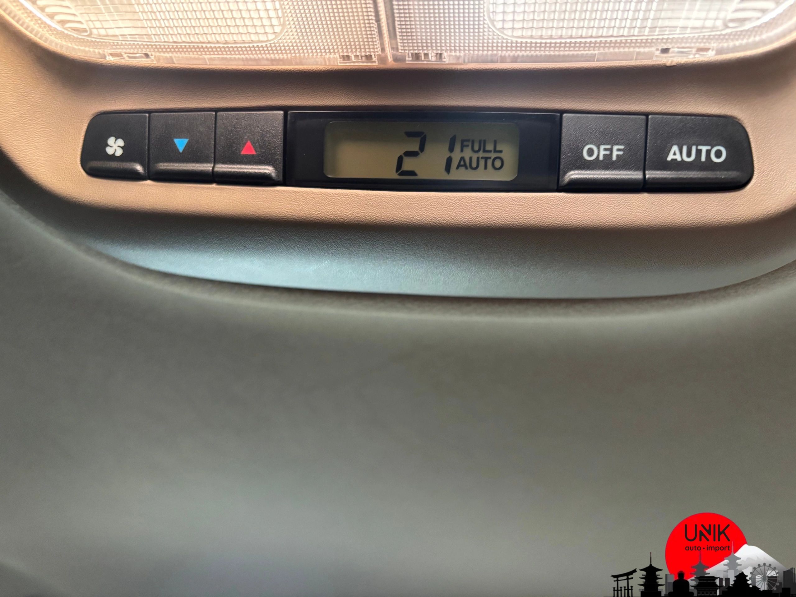 2000 Honda Odyssey JDM car for sale — photo 17 of 25