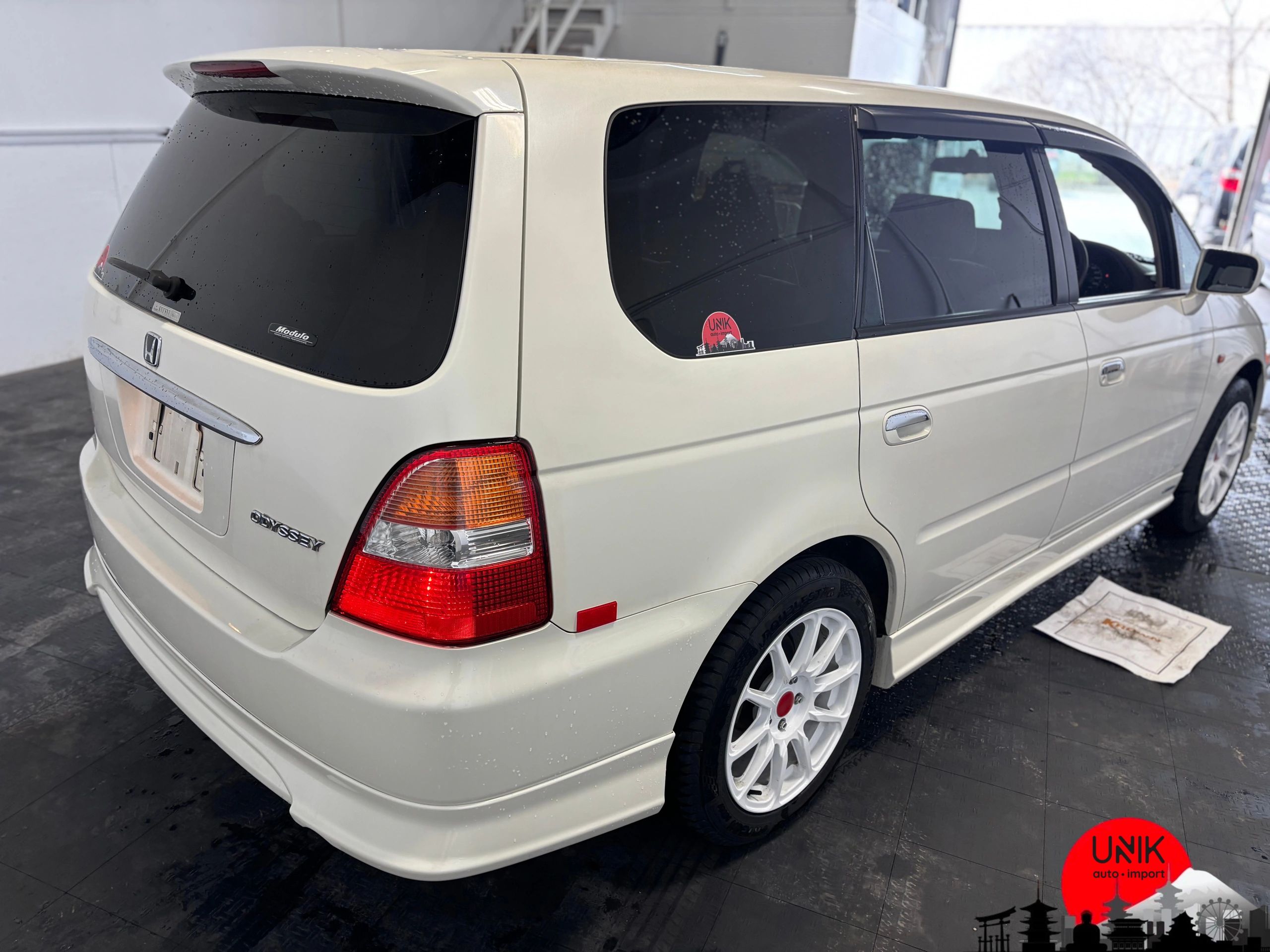 2000 Honda Odyssey JDM car for sale — photo 2 of 25