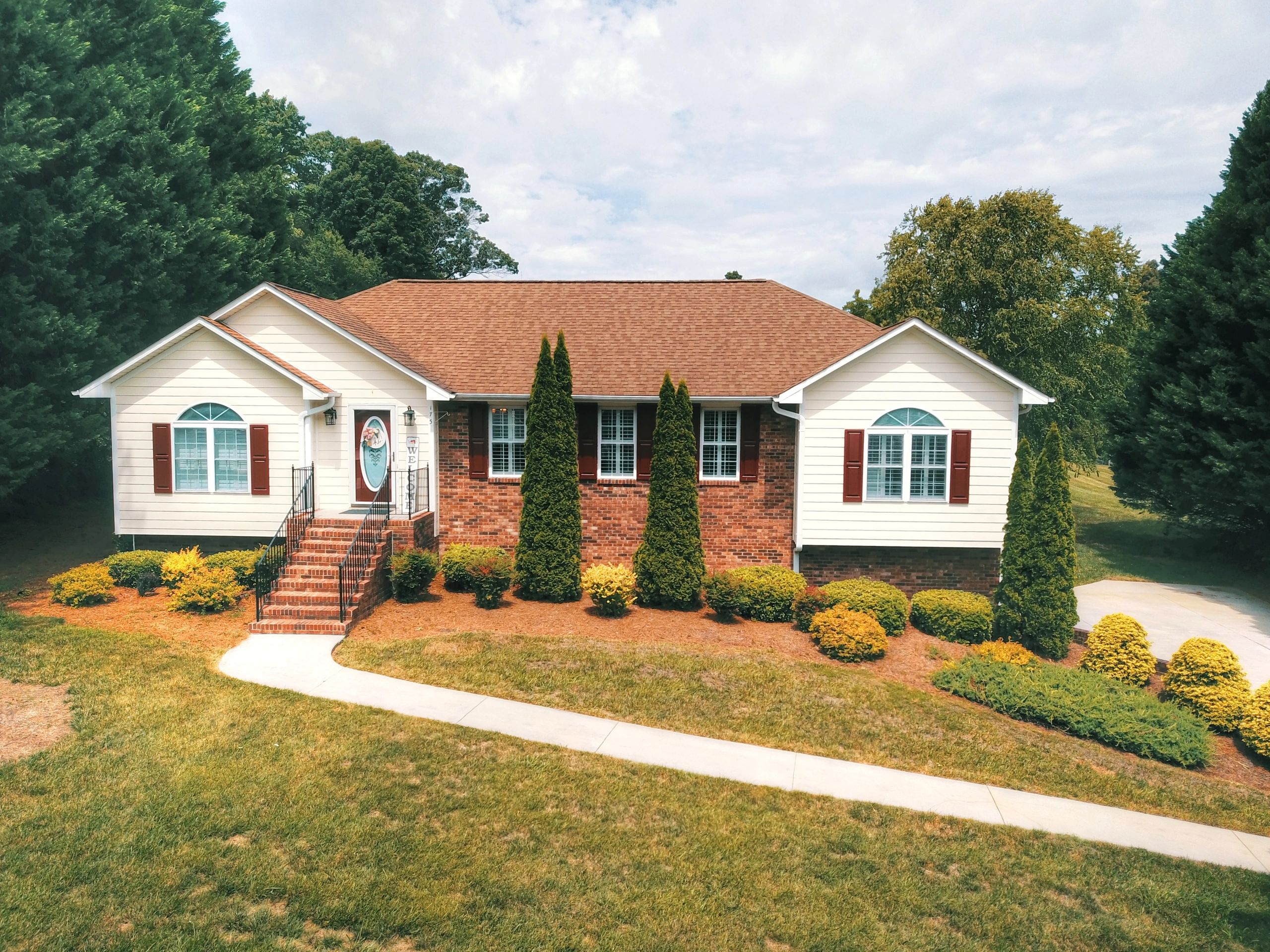 https://www3.savvycard.com/PerryDGriffin/175-LOBLOLLY-LANE-WINSTON-SALEM-NC-27107-1224366/538p23v4z_