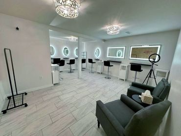 Bridal suite of The Enchanted Point DFW wedding venue. Showing 7 stations with LED mirrors.