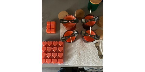 PUMPKIN CARAMEL CRUNCH WAX MELTS WITH SCENTED CANDLES FOR TESTING