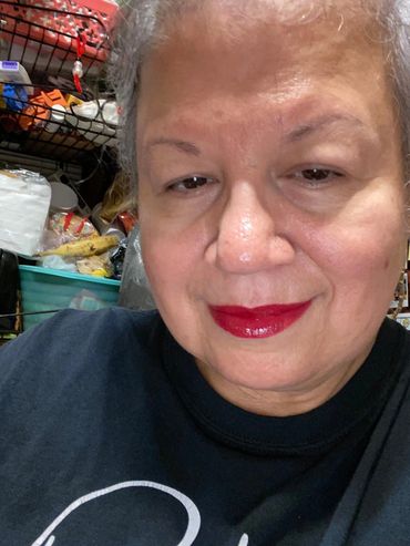 Kissable lipstick w/  Scarlet lipgloss on top