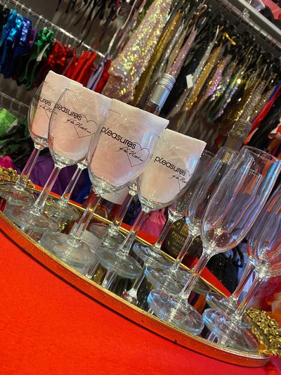 Champagne flutes for Pleasure party at pleasures of the heart