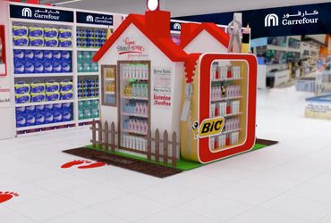 Johnson & Johnson and BIC activation in-store, carrefour, mec workshop, customer experience
