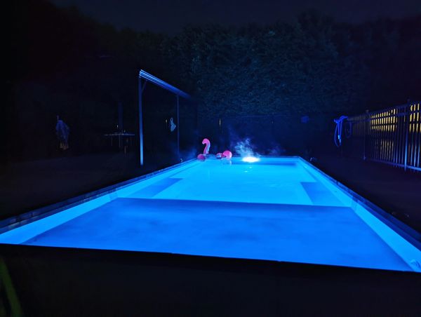 piscine en fibre de verre aménagé trottoir béton standard avec bullnose pierre de couronnement 