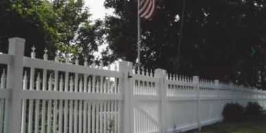 Omaha Fence Contractor with Arlington Classic Vinyl Fence.