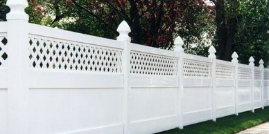 Omaha Fence Contractor installing a 6' Privacy Hollingsworth Vinyl Fence