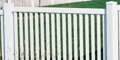 Omaha Fence Builder with Malibu Vinyl Fence.