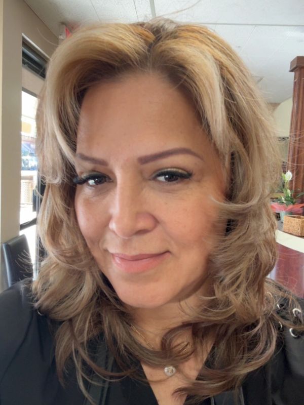Cindy, cosmetologist at Lucky Ace