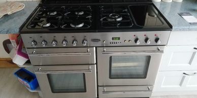 Professionally cleaned range cooker in Sussex.