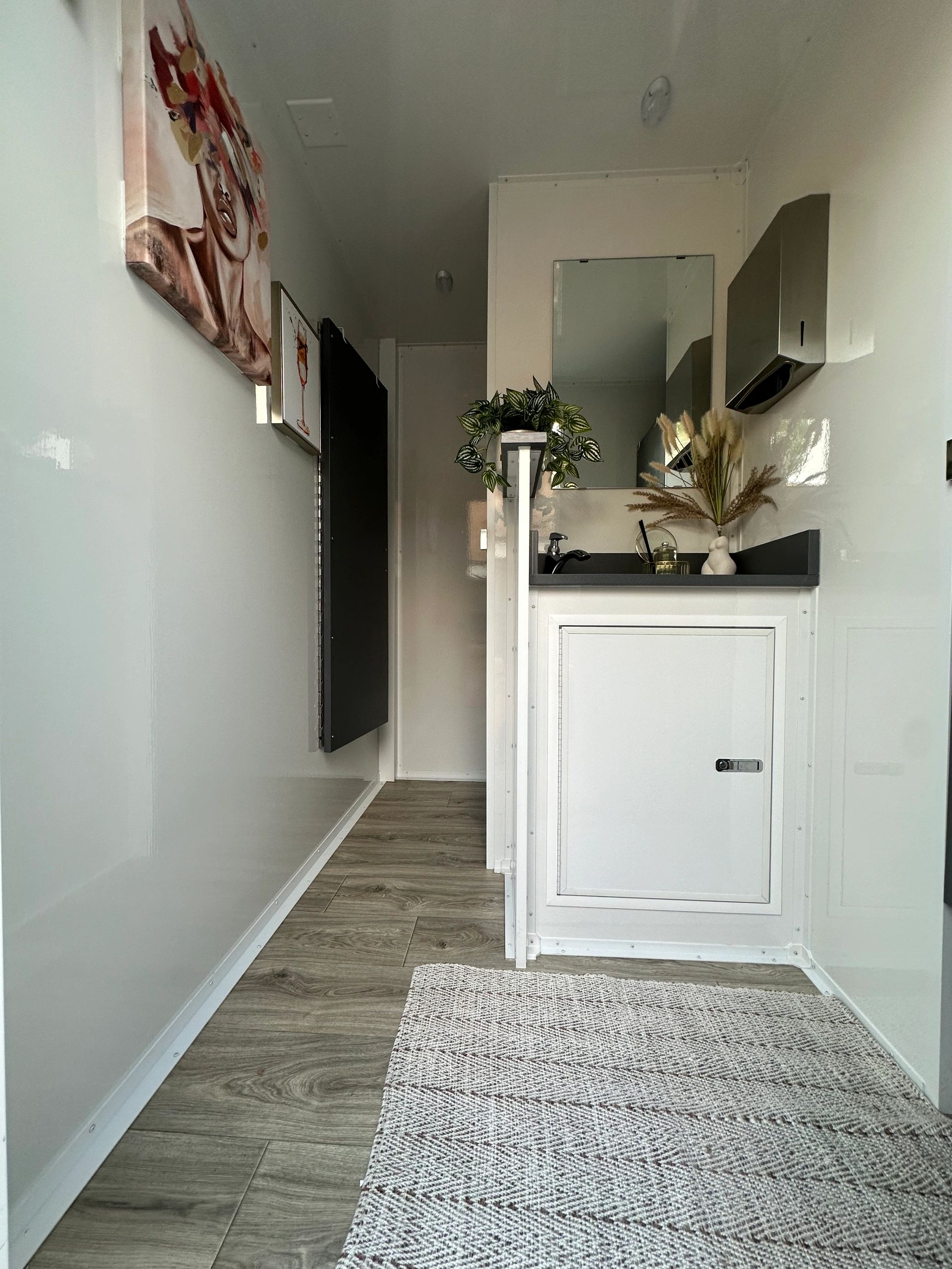 SR Luxury Portable Restrooms LLC