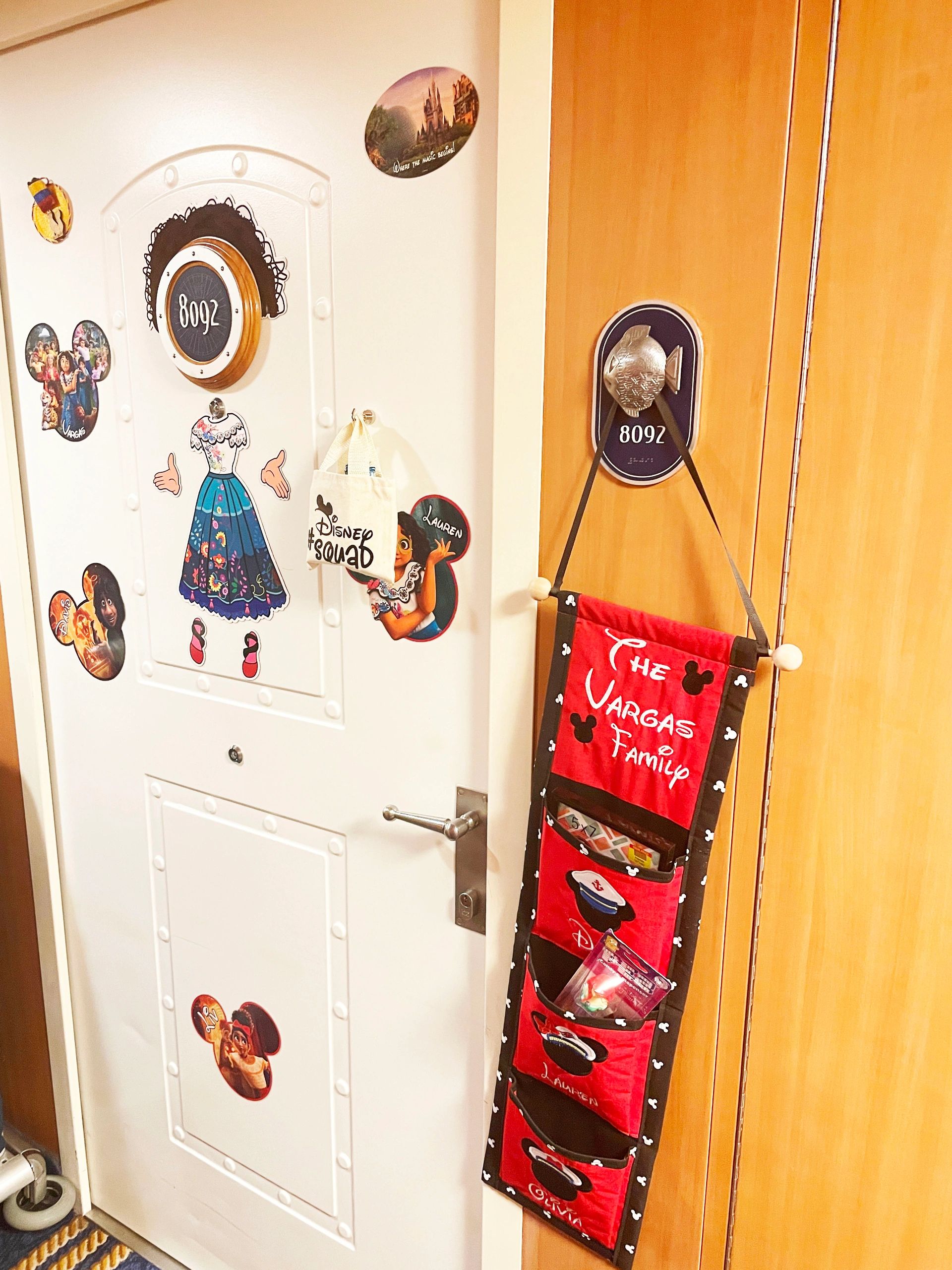 inexpensive-diy-decor-for-your-disney-cruise-stateroom-door