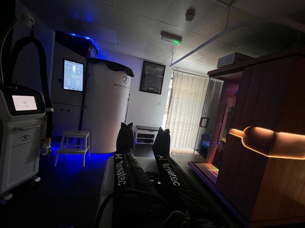 Room at Core Recovery Clinic in Loughton Essex. Cryotherapy, infrared sauna & compression equipment.