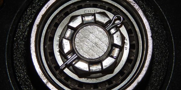 Photograph of hub assembly with the Hub Saver