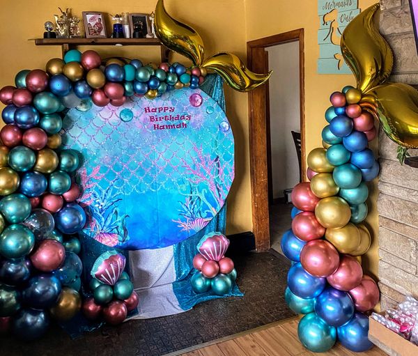 Mermaid themed balloon setup