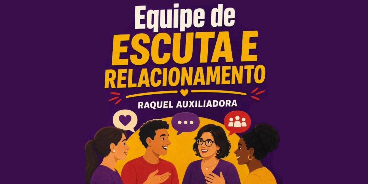 Equipe de escuta e relacionamento com Raquel Auxiliadora em fundo roxo.