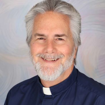 Pastor Dan loves sharing God’s love and joy with our preschoolers! With a warm smile and a big heart