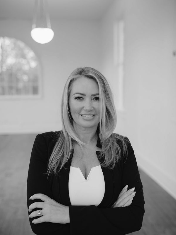 Wedding planner. Wedding designer. Woman in Business. Wedding. Bride wedding coordination