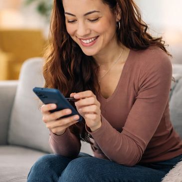 A keeper scrolling through the Finders Keepers App and making a purchase 